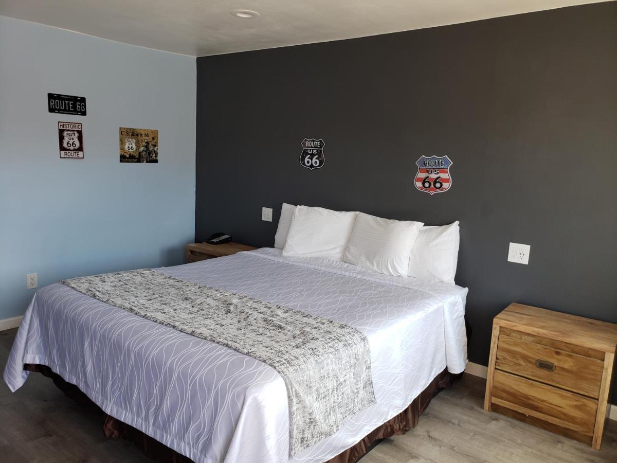 Deluxe Inn Seligman Esterno foto