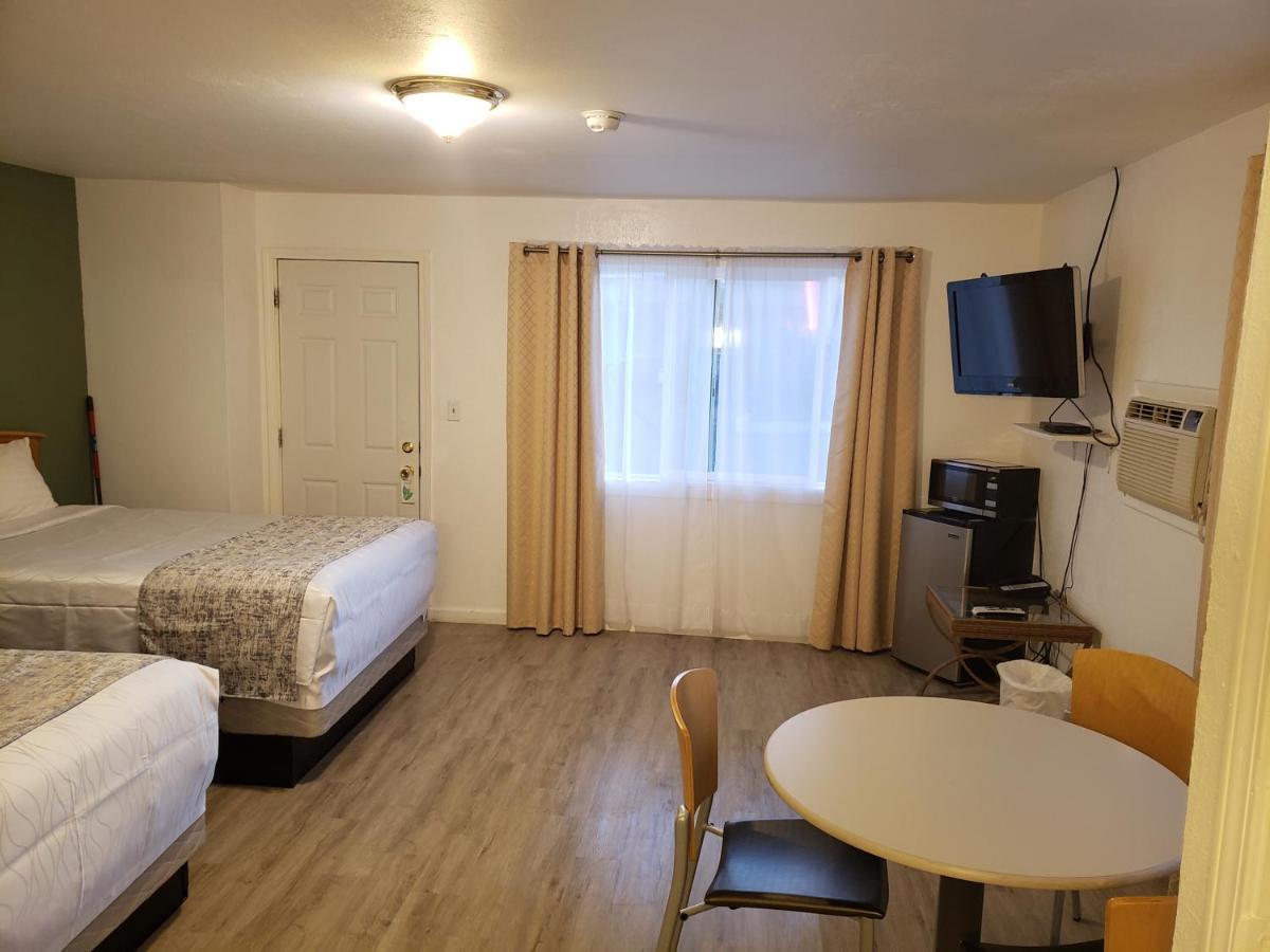 Deluxe Inn Seligman Esterno foto