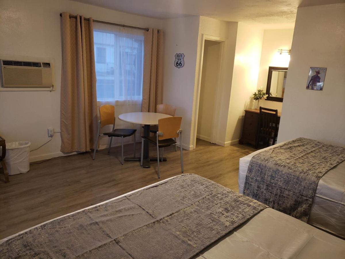Deluxe Inn Seligman Esterno foto