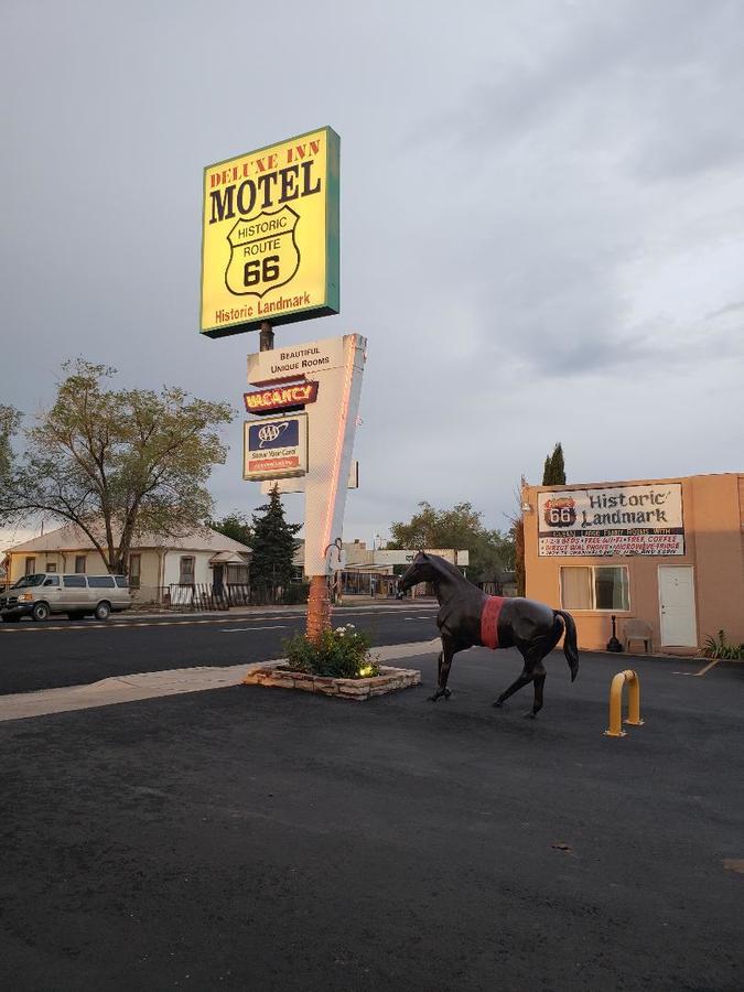 Deluxe Inn Seligman Esterno foto