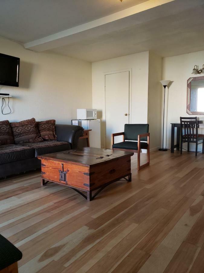 Deluxe Inn Seligman Esterno foto
