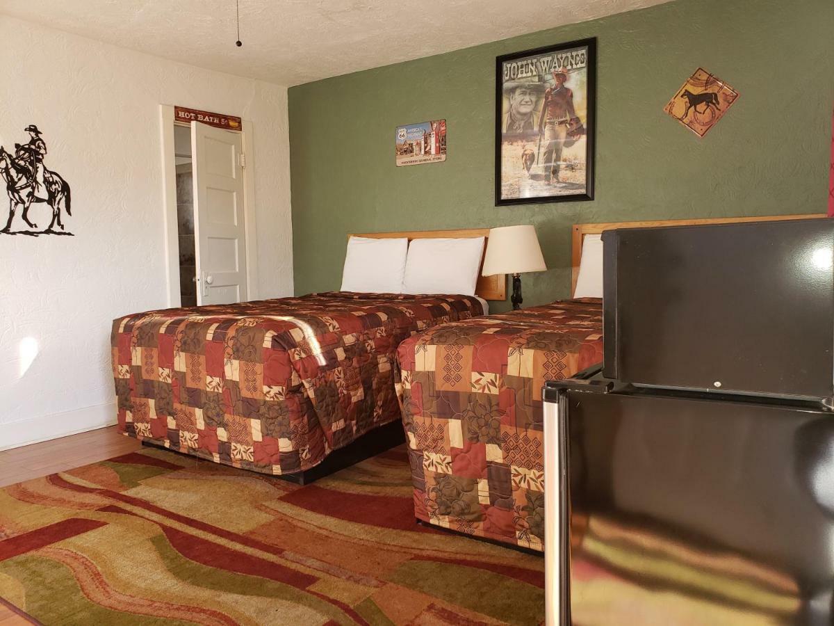 Deluxe Inn Seligman Esterno foto