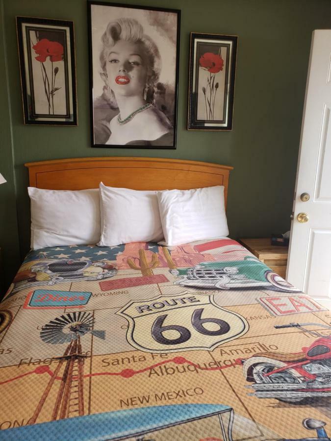 Deluxe Inn Seligman Esterno foto