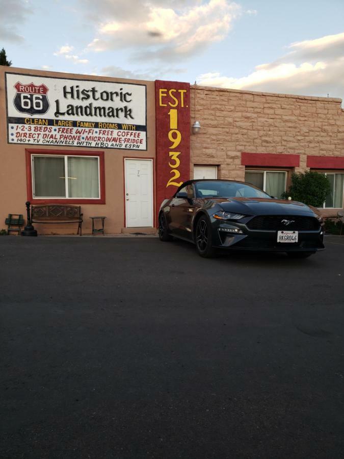Deluxe Inn Seligman Esterno foto