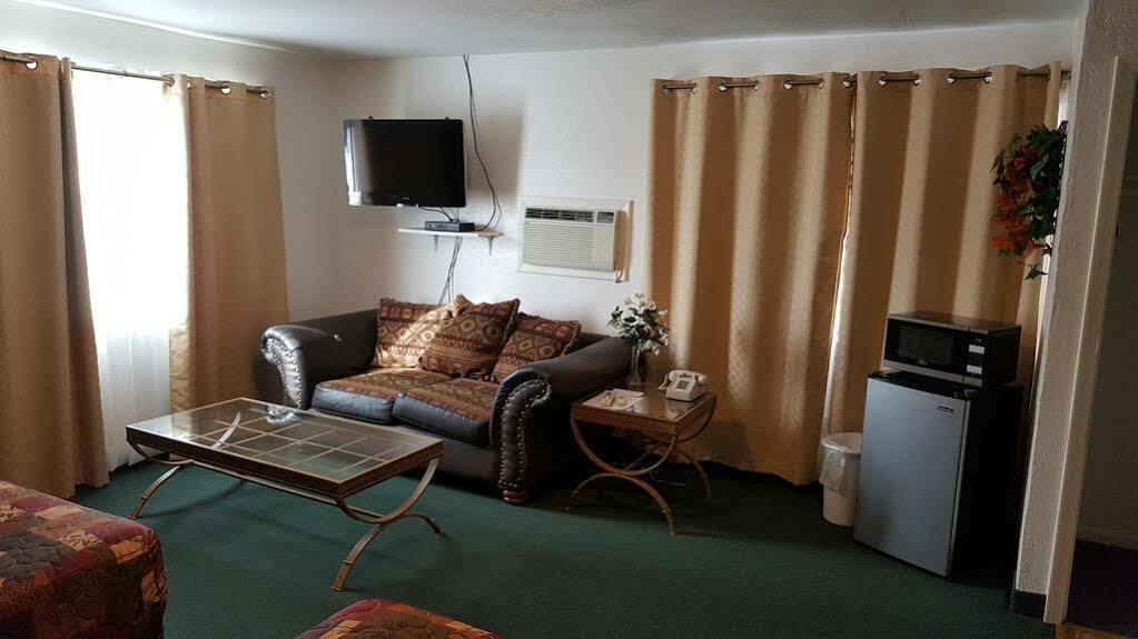 Deluxe Inn Seligman Esterno foto